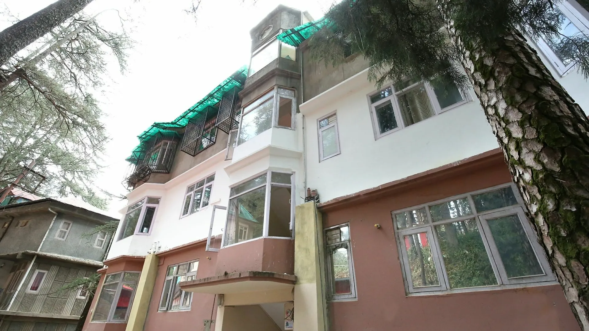 Apartment Oyo Home 10839 Studios Kanlog Shimla